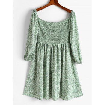Plus Size Floral Smocked Dress, Light green
Plus Size Floral Smocked Dress, Light green
