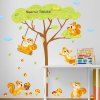 Chic Cartoon Squirrel Maison Motif Autocollant Mural pour une chambre d'enfants de maternelle - multicolore 