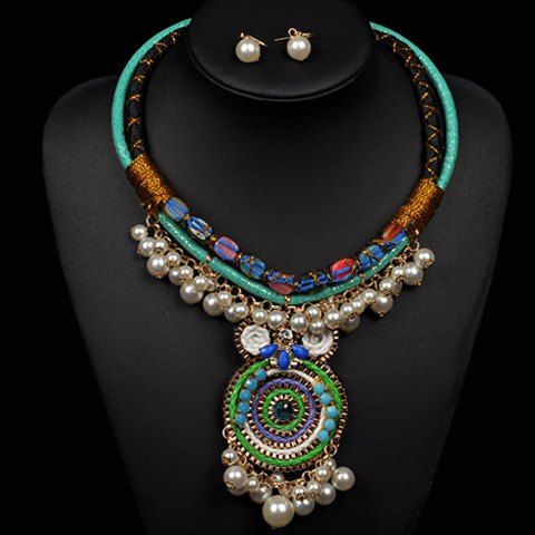 Un costume de Trendy artificielles Pierres précieuses Perles collier de perles et boucles d'oreilles Coin pour les femmes - multicolore 
