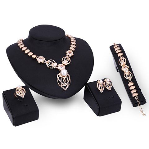 Un costume de Graceful Faux collier de perles Bracelet Coeur bague et boucles d'oreilles pour les femmes - d'or ONE-SIZE