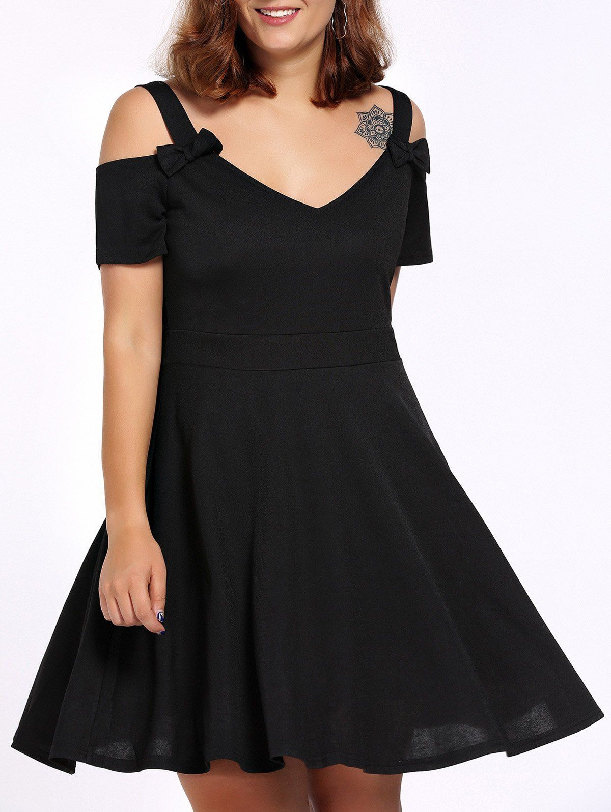 Alluring Plus Size Cold Shoulder Bowknot Embellished Women's Dress, BLACK, XL in Plus Size