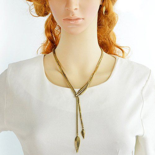 Un costume de Leaf Vintage Forme collier pendentif et boucles d'oreilles pour les femmes - d'or 