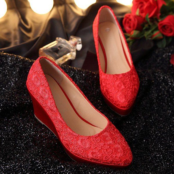 

Stylish Lace and Red Design Women's Wedge Shoes