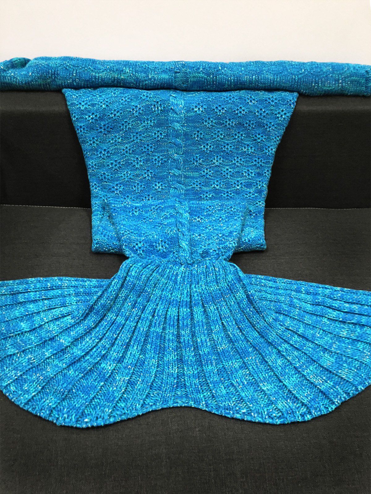 2018 Stylish Knitting Flowers Design Mermaid Shape Blanket BLUE In Blankets & Throws Online