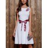Sleeveless Round Neck Embroidered Bowknot Dress - Blanc 4XL