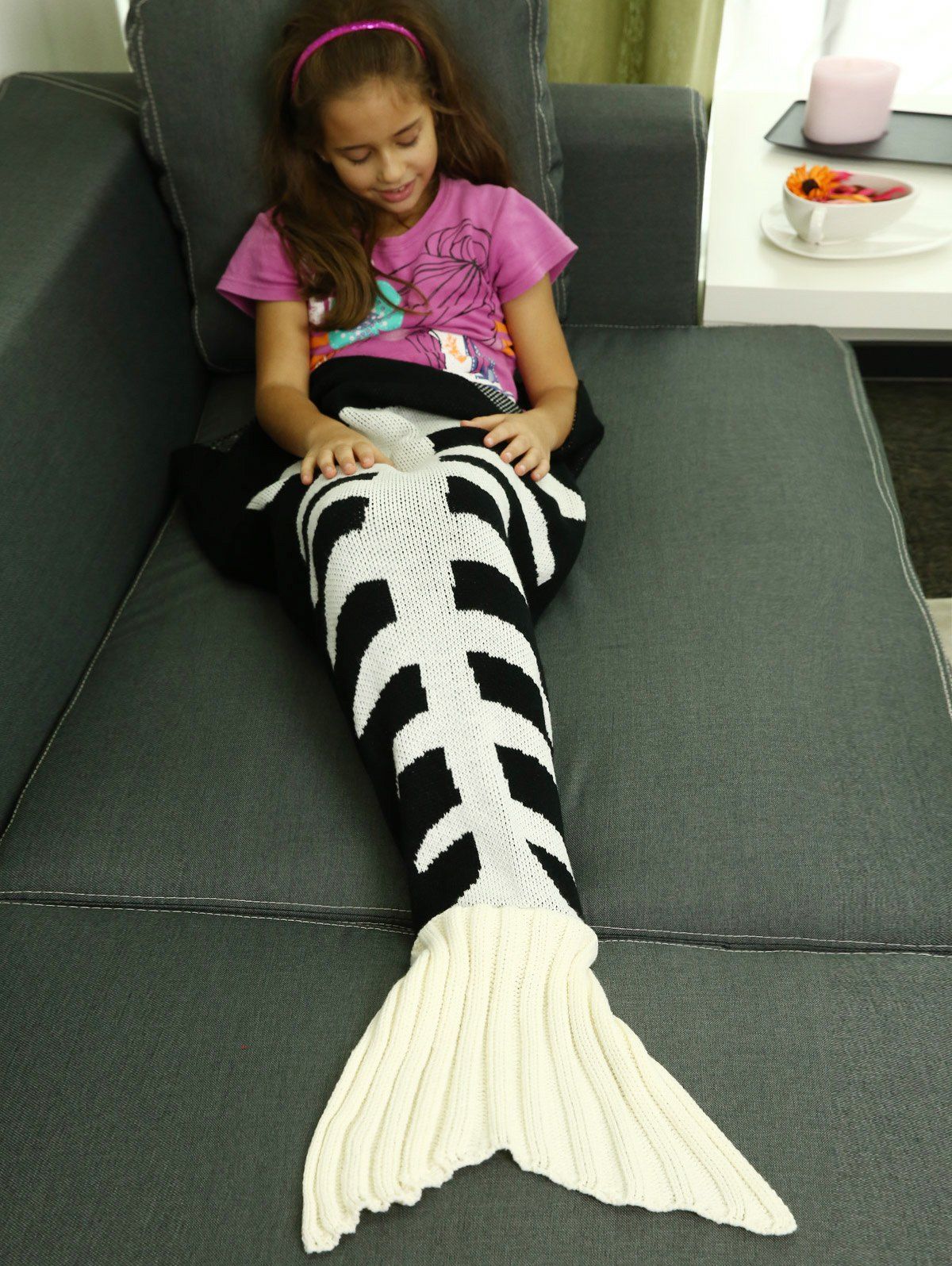 

Comfortable Fishbone Kintted Mermaid Tail Blanket For Kids, White and black