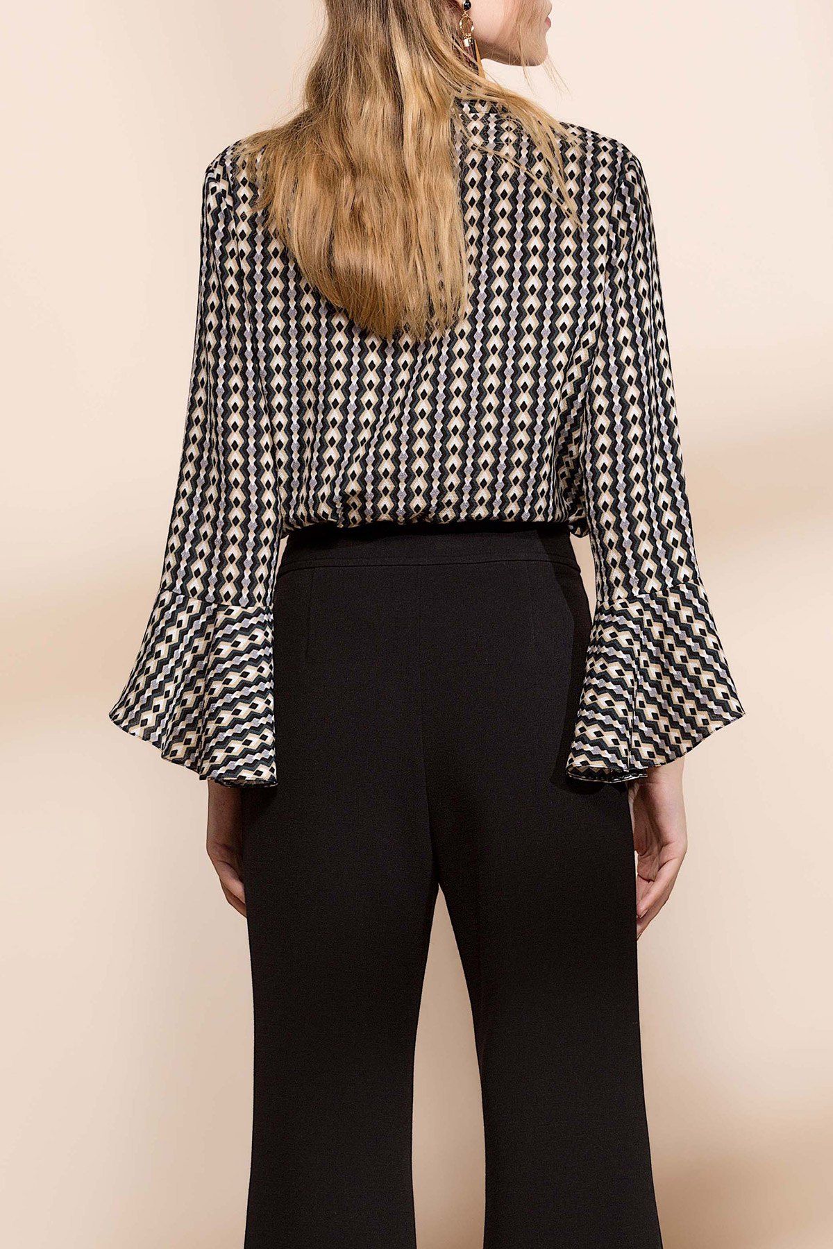 2018 Tie Collar Printed Bell Sleeve Blouse GREEN XL In Blouses Online