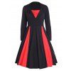 Robe minie en style anticipé en couleur pièce avec rivet - Noir M
