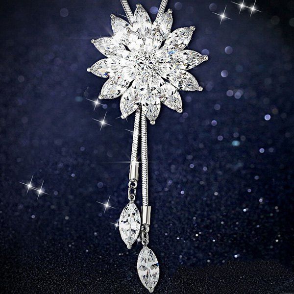

Adjustable Faux Gem Floral Sweater Chain, White
