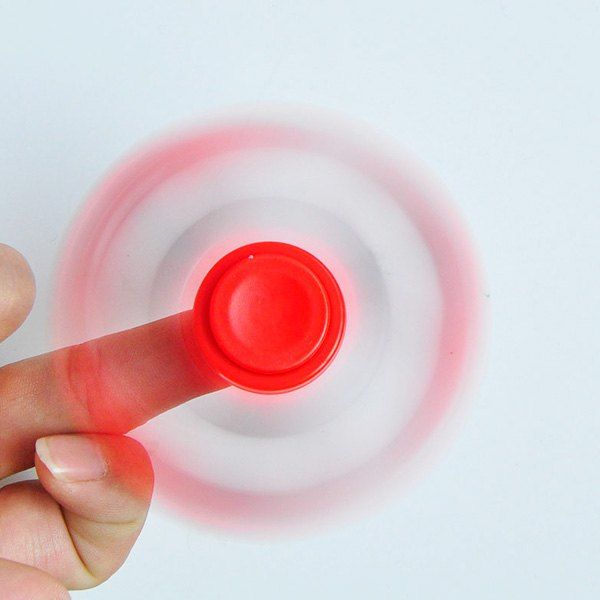 

Rotating Focus Toy Finger Tri-Spinner, Red