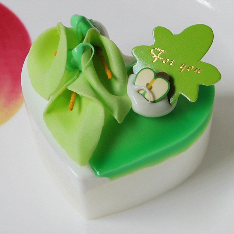 

Squishy Toy PU Simulation Heart Cake Model, Green