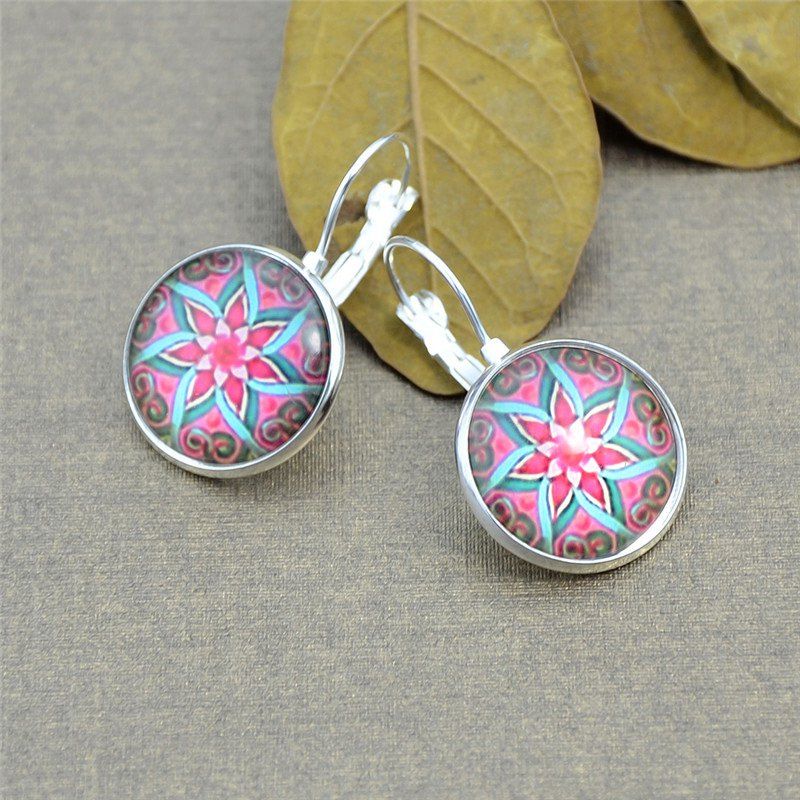 

Round Lotus Flower Pattern Clip On Earrings, Silver white