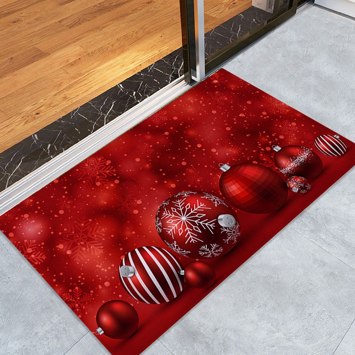 

Christmas Balls Pattern Fleece Skidproof Bath Mat, Red