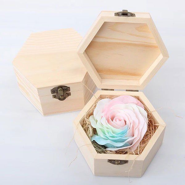 

Hand-carved Rose Soap Scented Gift-set In Decorative Wood Case, Pink