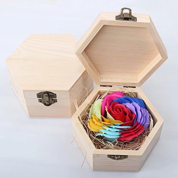 

Hand-carved Rose Soap Scented Gift-set In Decorative Wood Case, Yellow