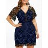 Mini Robe Ajustée Plongeante en Dentelle de Grande Taille - Bleu Myrtille 5X