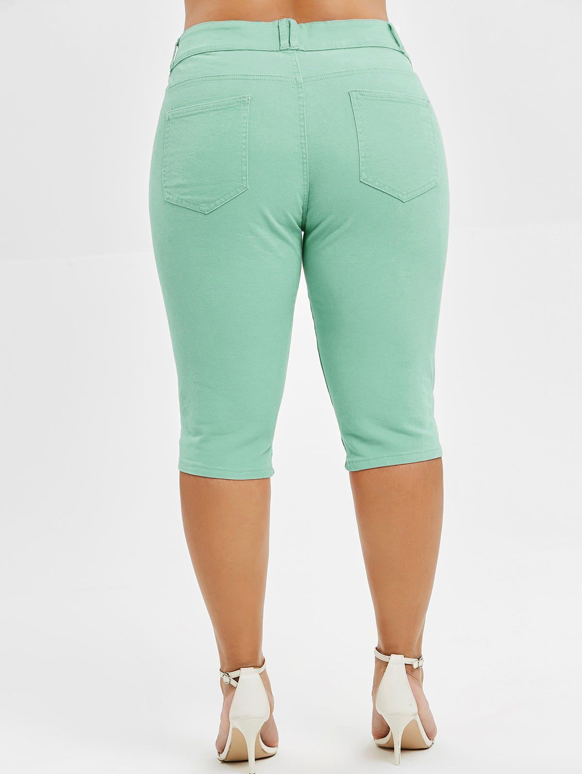 [43 OFF] 2020 Plus Size Distressed Knee Length Jeans In MEDIUM