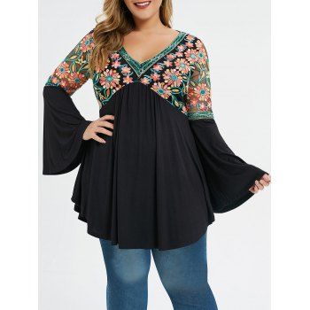 

Plus Size Bell Sleeve Embroidery T-shirt, Black
