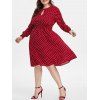 Polka Dot Keyhole froncé Waisted Robe Taille Plus - Rouge Vineux 5X