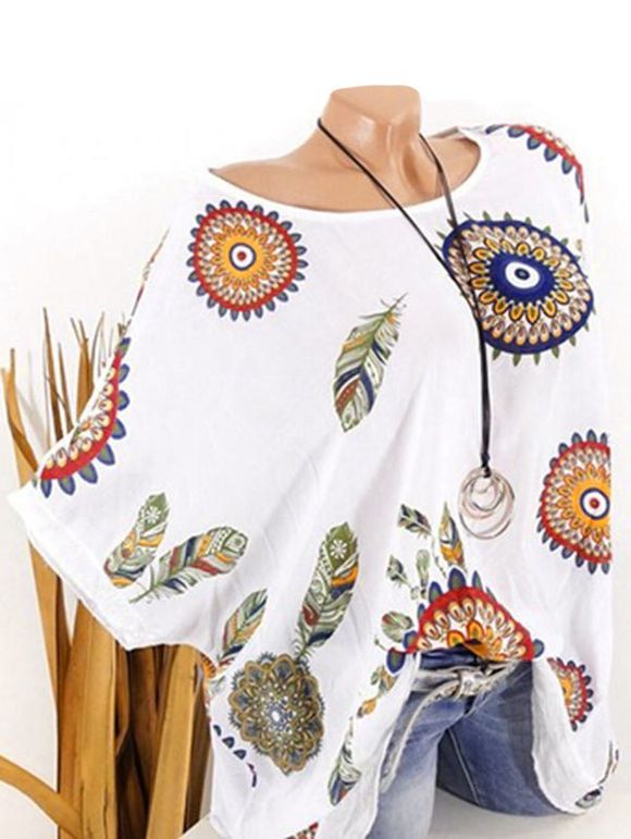 T-shirt Tribal Plume Imprimée à Manches Chauve-souris Grande Taille - Blanc 4XL