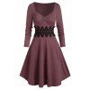 Mini Robe Ligne A en Dentelle Insérée à Encolure en Coeur - Rouge Vineux L