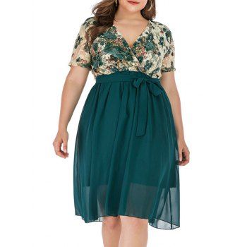

Plus Size Floral Lace Mesh Overlay Surplice Dress, Deep green