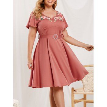 

Plus Size Floral Applique A Line Dress, Light pink