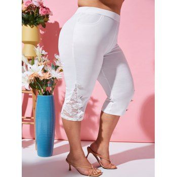 

Plus Size Lace Panel Slip Pockets Buttoned Capri Leggings, White