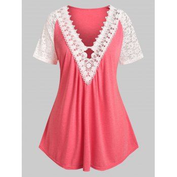 

Plus Size Plunging Neck Lace Panel Tee, Light pink