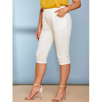 

Plus Size Pintuck Applique Knee-Length Pants, White