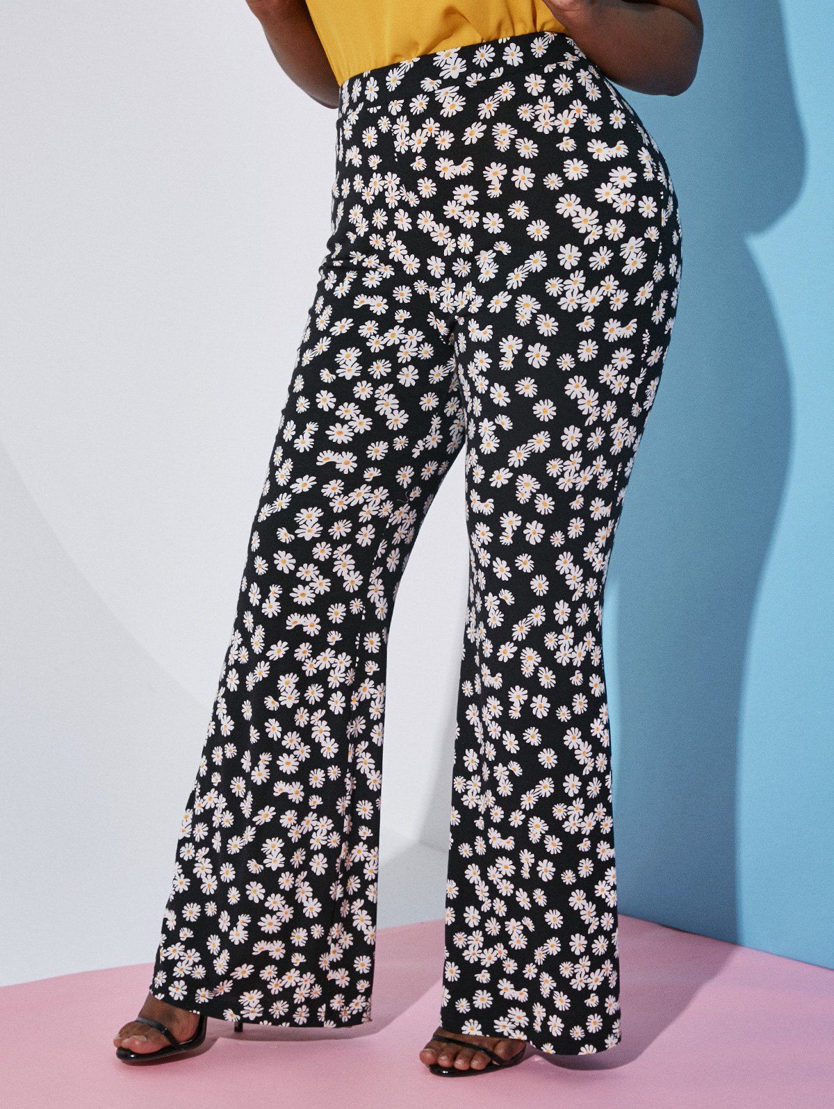 Plus Size Daisy Floral Wide Leg Bell Pants - BLACK 3X