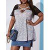 T-shirt Croisé Crâne en Dentelle de Grande Taille avec Trou de Serrure - Gris Clair 4X