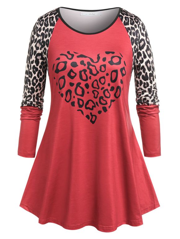 T-shirt Motif de Cœur à Imprimé Léopard de Grande Taille à Manches Raglan - Rouge 5X