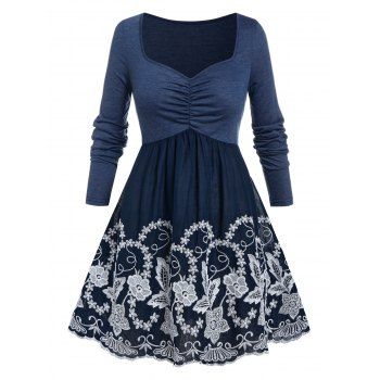 

Plus Size Ruched Flower Embroidered T-shirt, Deep blue