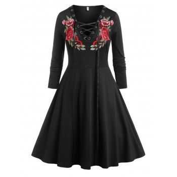 

Plus Size Lace Up Floral Applique Dress, Black