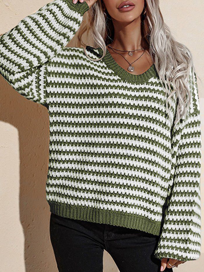 Crew Neck Loose Wavy Stripes Sweater - LIGHT GREEN ONE SIZE