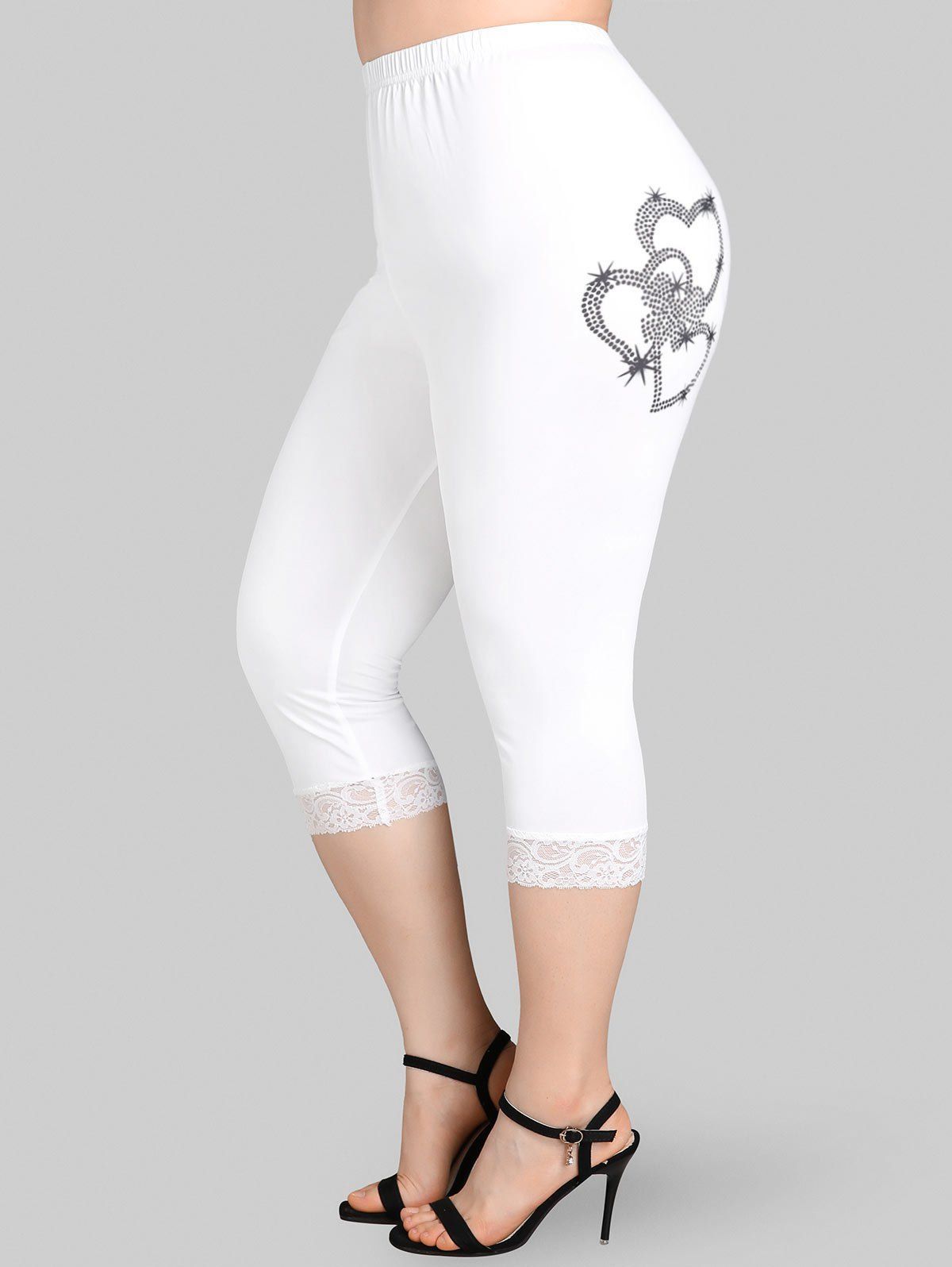 Plus Size Heart Print Lace Hem Capri Leggings - WHITE 4X