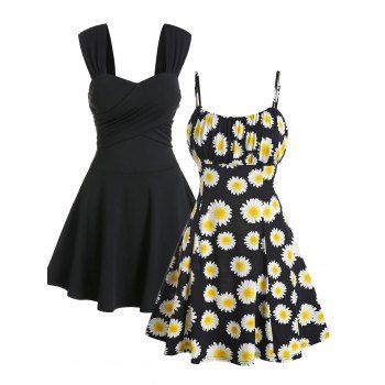 

Summer Daisy Print Ruched Mini Cami Dress And Solid Color Sleeveless Crossover Flare Mini Dress Outfit, Multicolor