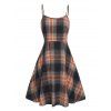 Ensemble de Haut Court Vintage Croisé en Tricot à Câble et de Mini Robe à Carreaux à Taille Haute Deux Pièces - café XXL
