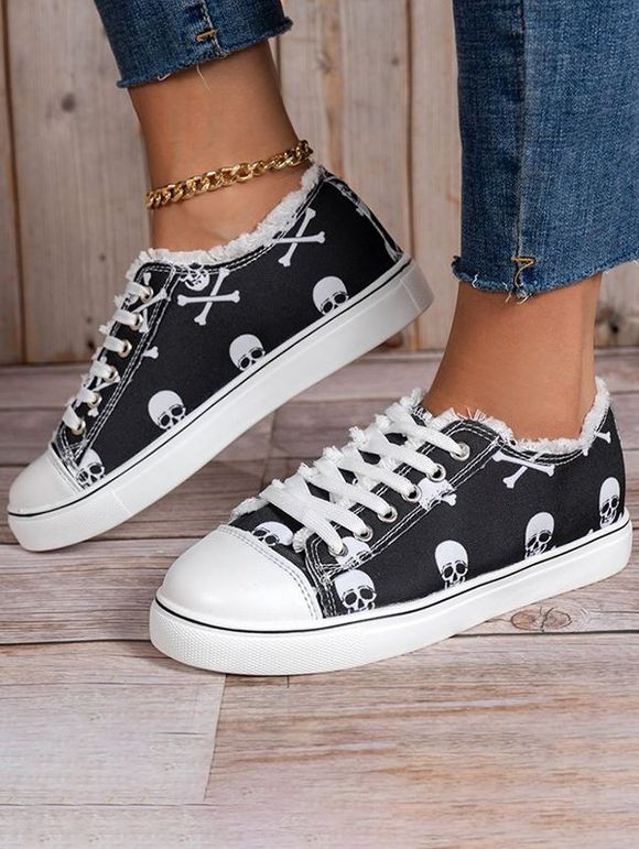 Skull And Bone Pattern Frayed Hem Lace Up Canvas Shoes - Noir EU 41