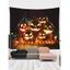 Tapisserie Murale à Imprimé Citrouilles Lanternes et Inscription Halloween Décor Maison - multicolor A 