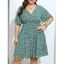 Robe Courte Géométrique Imprimé Taille Haute de Grande Taille à Manches Evasées à Col V - Vert clair 4XL | US 22