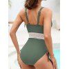 Maillot de Bain Zigzag Imprimé en Couleur Contrastée à Col Plongeant Une-Pièce - Vert clair XXL | US 12