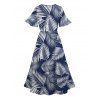 Vacation Couple Outfit Allover Palm Leaf Pattern Flare Sleeve Slit Dress and Roll Up Sleeve Shirt Matching Outfit - Bleu profond S | US 4