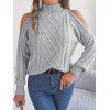 Pull de couleur unie en tricot torsadé à épaules dénudées et col montant - Gris Clair XL | US 10