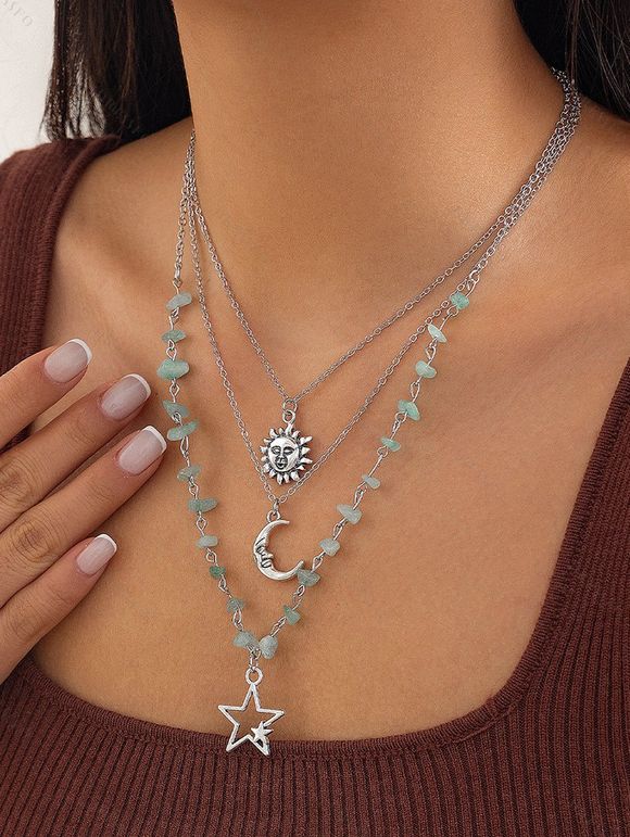 Ensemble de 3 colliers vintage avec pendentif soleil, lune et étoile, et pierres irrégulières. - Argent 