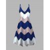 Ensemble deux pièces : robe à fines bretelles et haut long ouvert sur le devant, imprimé zigzag colorblock. - Bleu profond XXL | US 14