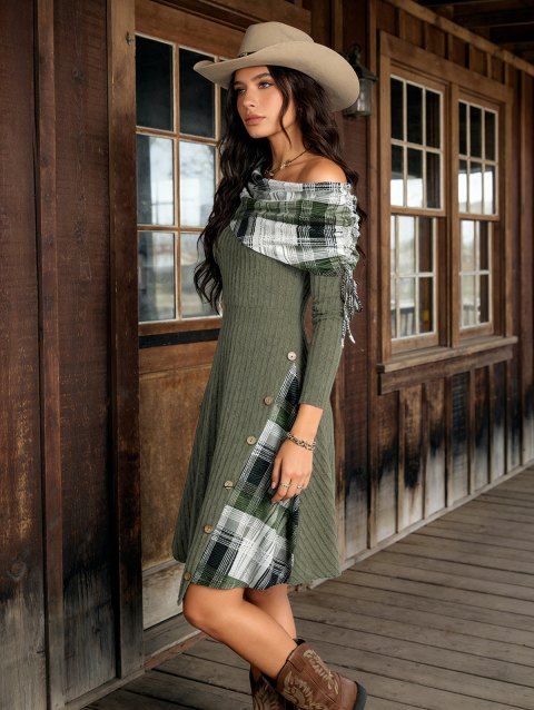 Robe Moulante Asymétrique Jointive à Carreaux Boutonnée à Epaule Dénudée