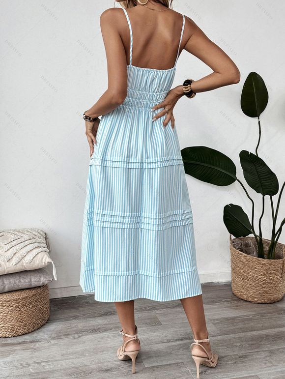 Vacation Couple Outfit Striped Print Smocked Tied Spaghetti Strap Square Neck Cake Dress and Shirt Set - Bleu clair S | US 4