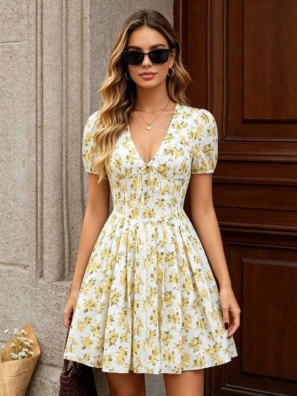 Hawaiian Vacation Couple Outfit Allover Ditsy Floral Print Tied Puff Sleeve V Neck Dress and Shirt Set - Jaune clair S | US 4